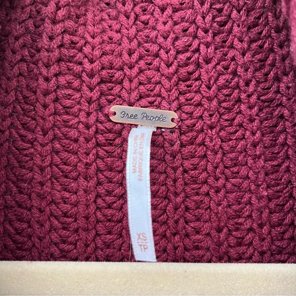 Free People Swim To Deep Turtle Neck Sweater Deep Red Chunky Knit Women's XS - Picture 4 of 13